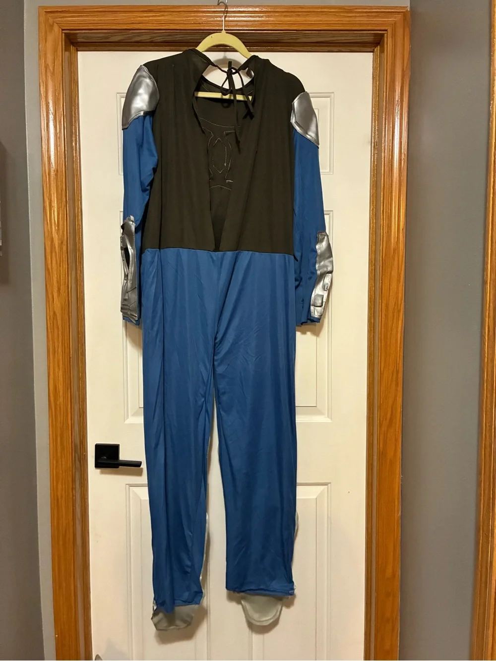BOBA FETT Star Wars Mandalorian Inspired Kids Costume with Helmet - Picture 3 of 11